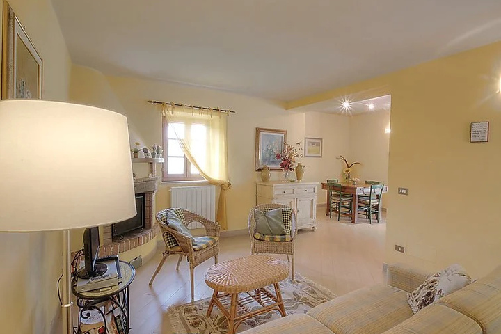 Room 4 of 15