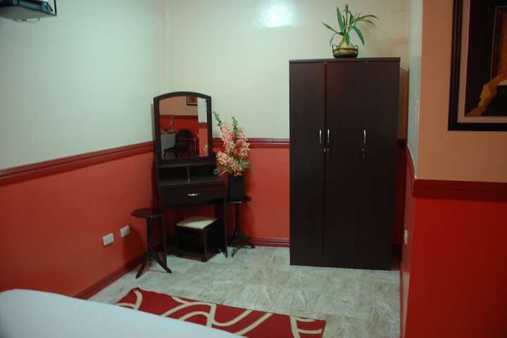Room 4 of 51