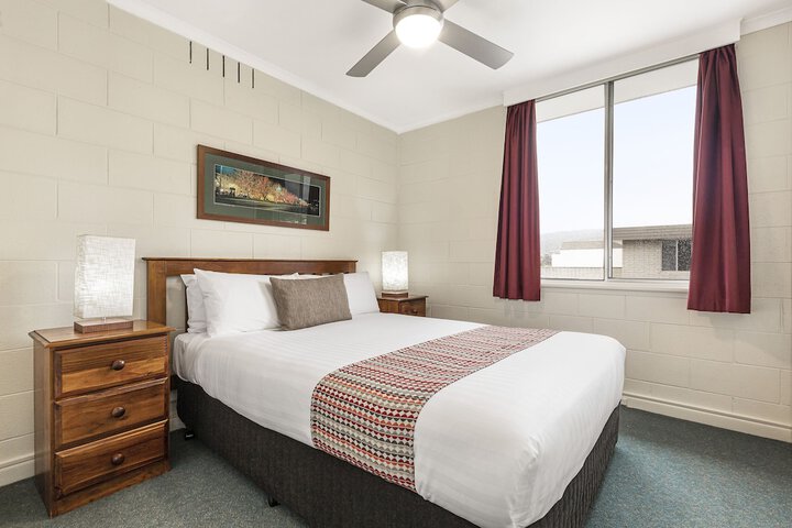 Room 9 of 36