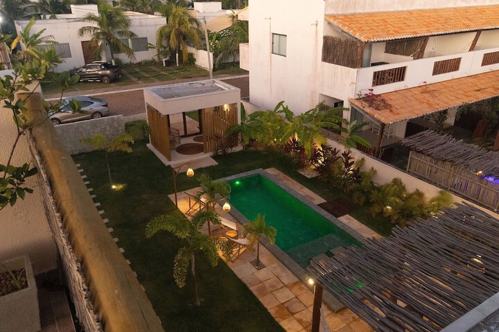 Pool 19 of 44