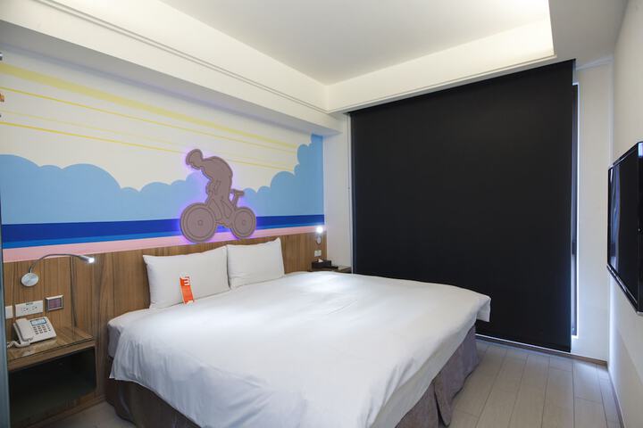 Room 13 of 40