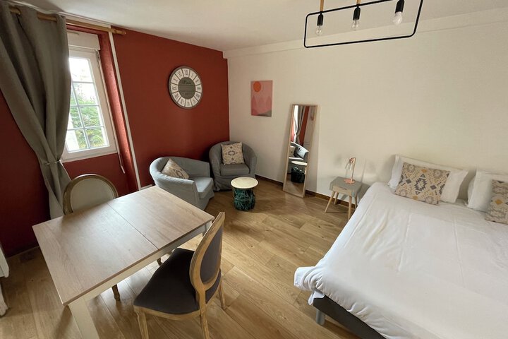 Room 6 of 40