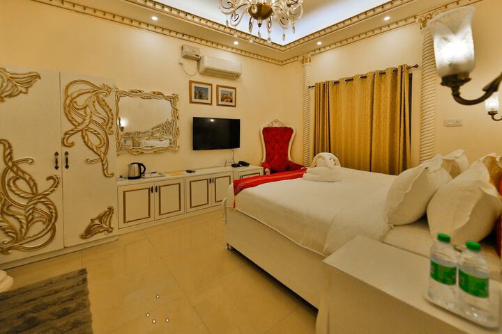 Room 9 of 85