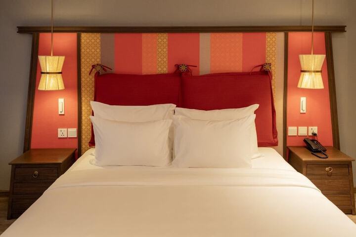 Room 10 of 35
