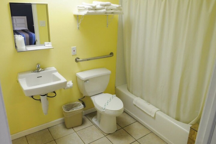 Room 9 of 21