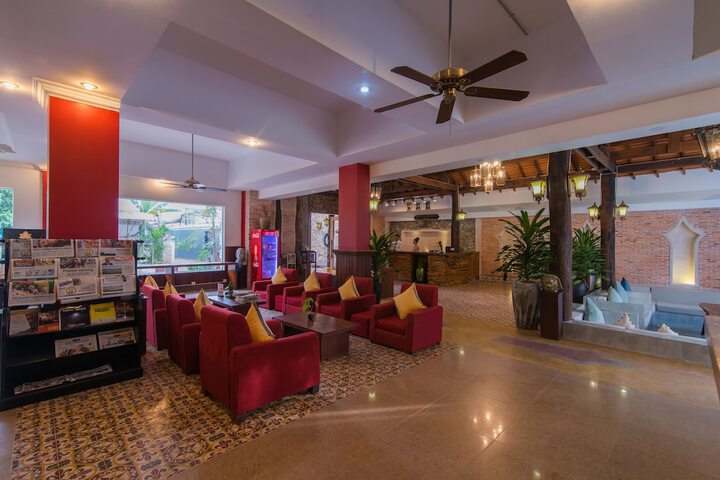 Entrance & Lobby