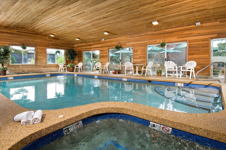 Pool 20 of 33