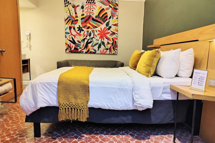 Room 8 of 66