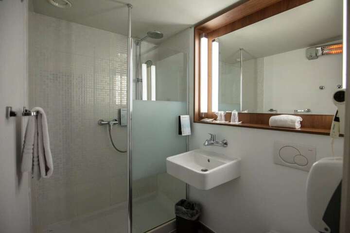 Room 10 of 22