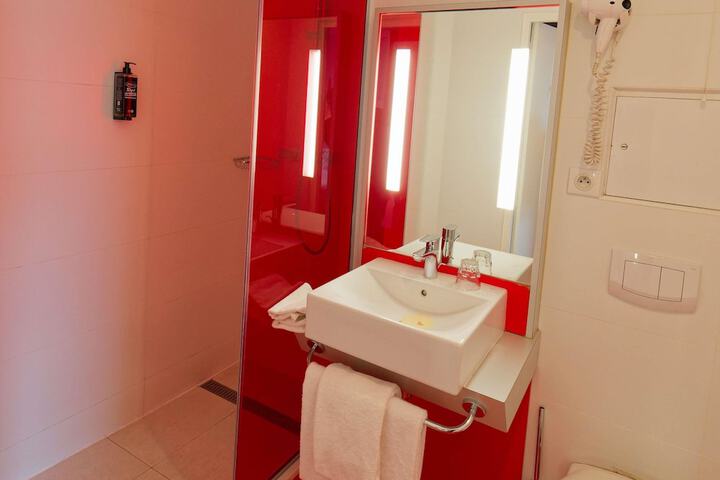Room 20 of 44