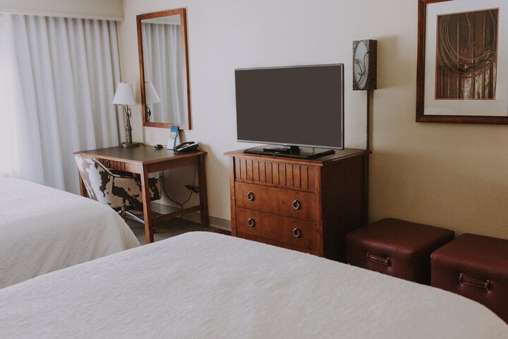 Room 3 of 38
