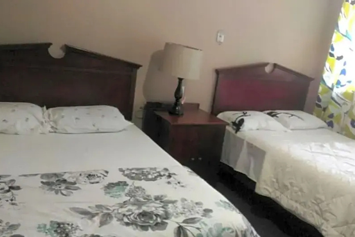 Room 5 of 11