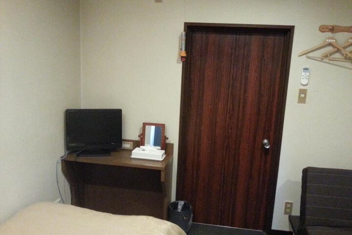 Room 11 of 107
