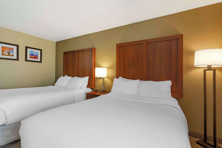 Room 27 of 71