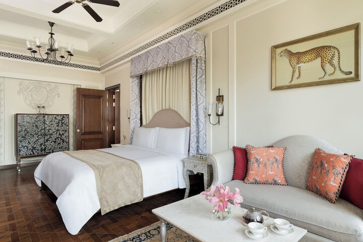 Room 27 of 320