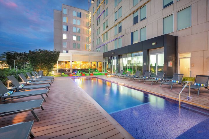 Hotel Pool
