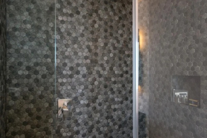 Room 9 of 19