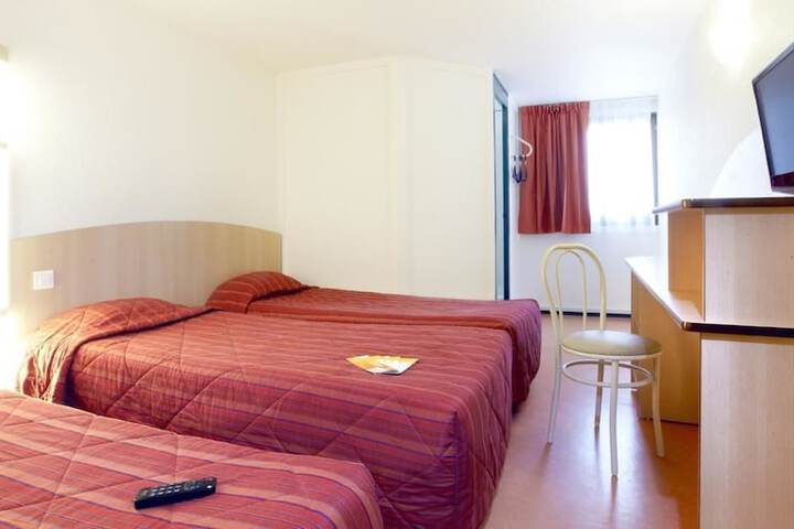 Room 3 of 23