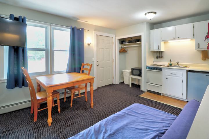 1 King Bed (10 of 10)