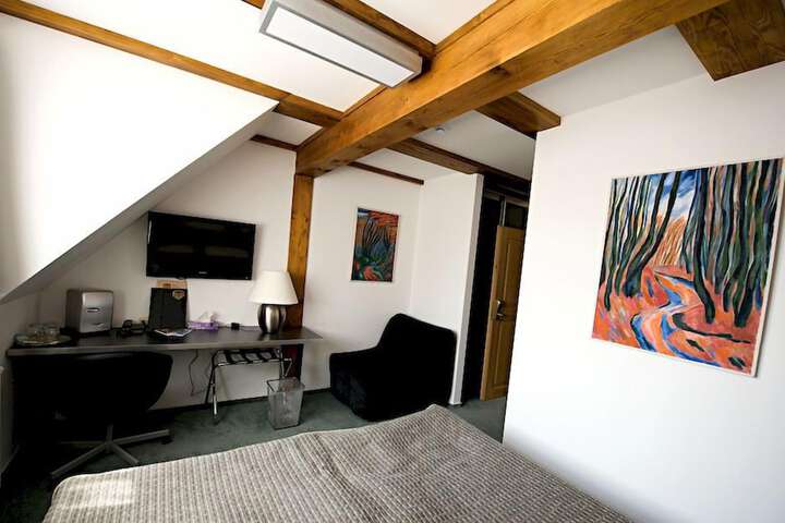 Room 8 of 47