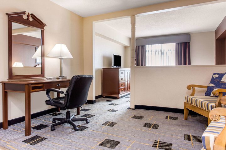Standard King Bed Accessible (12 of 22)
