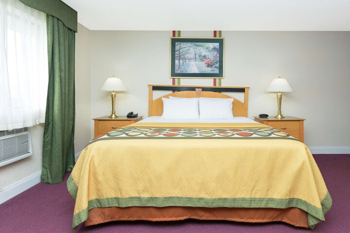 1 Queen Bed Mobility Accessible (2 of 12)