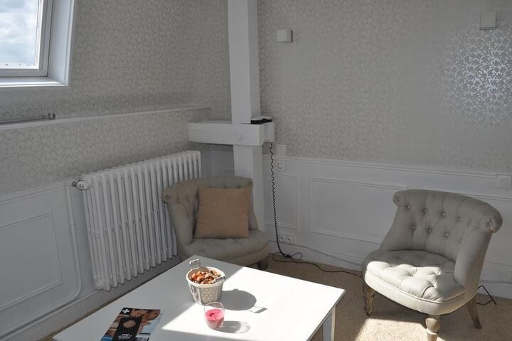 Room 27 of 59