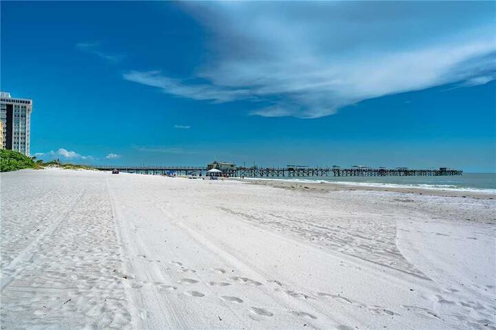 Tower Isle I 1 Heated Pool Access Wifi Elevator in St. Pete Beach, FL