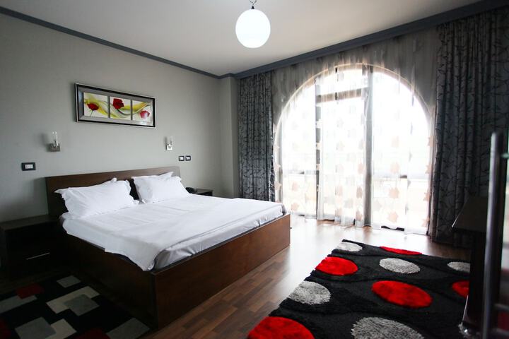 Room 2 of 28