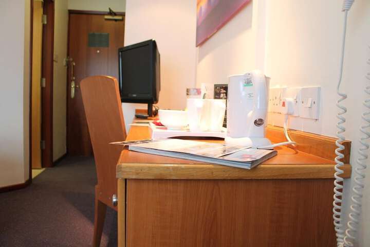 Room 15 of 34