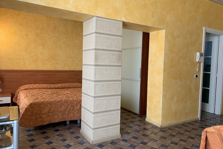 Room 7 of 35