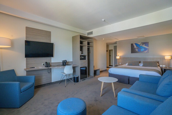 Room 19 of 76