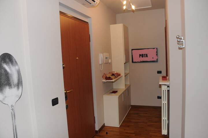 Room 3 of 20