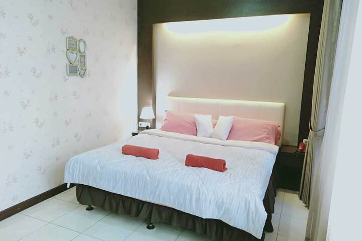 Room 7 of 27