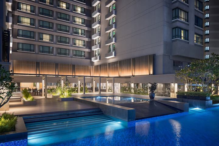 Hotel with Pool