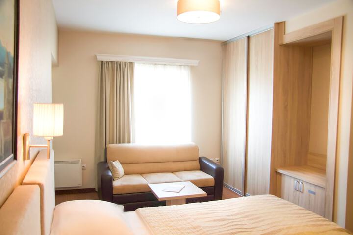 Room 11 of 46