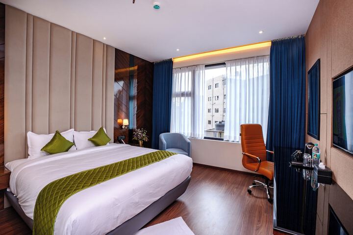 Room 25 of 74