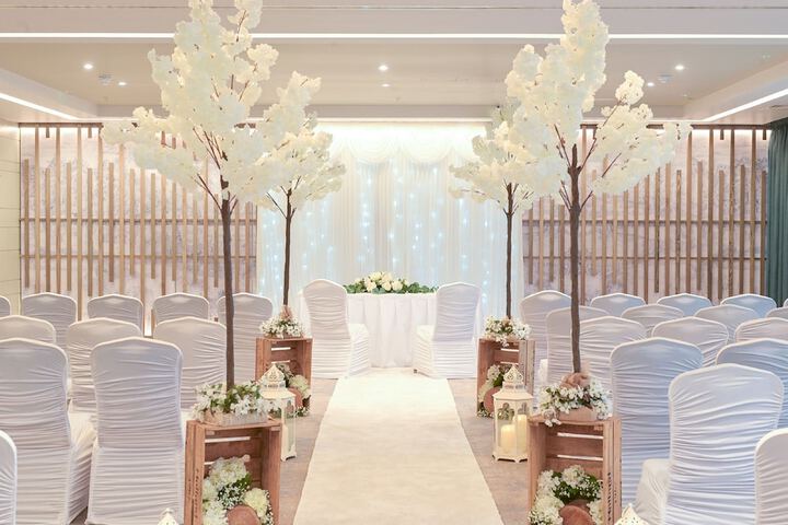 Ballroom/Hall 99 of 142