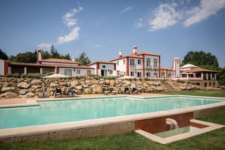 Pool Hotel