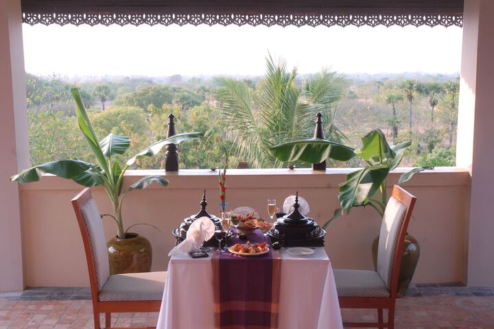 Dining 44 of 61
