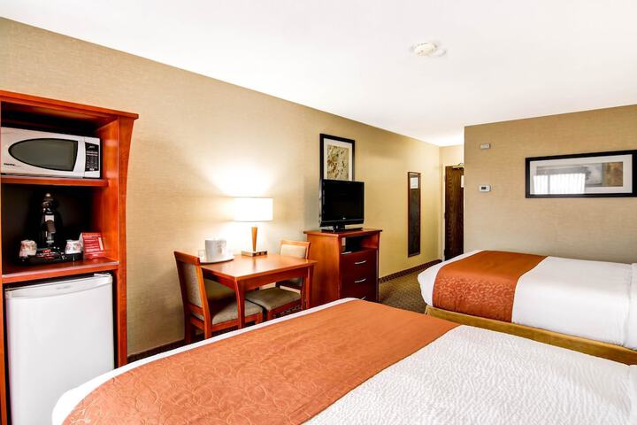 Room 5 of 33