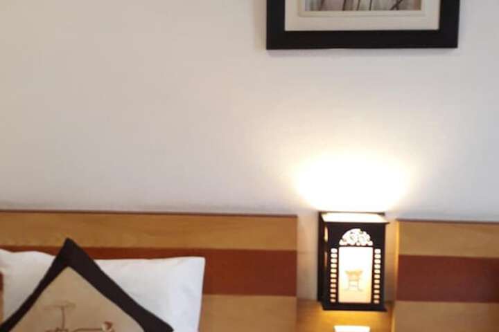 Room 8 of 27