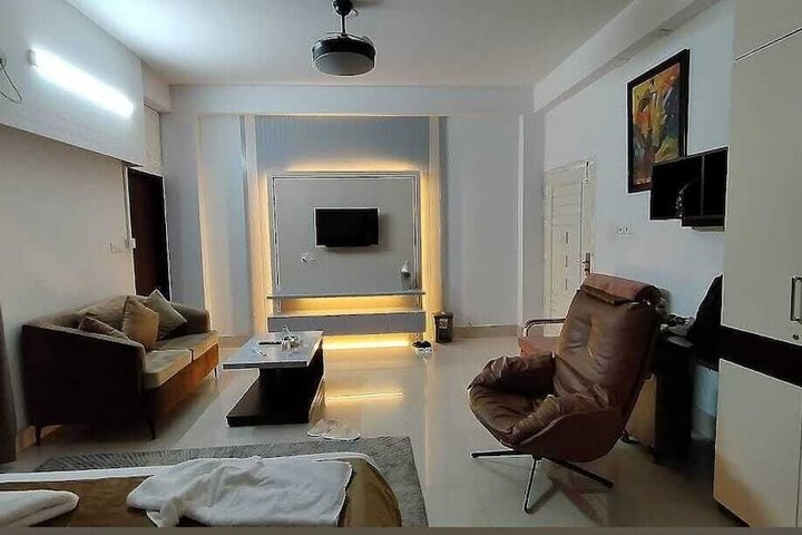 Room 4 of 40
