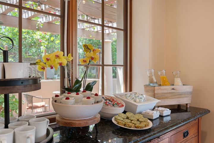 Breakfast buffet