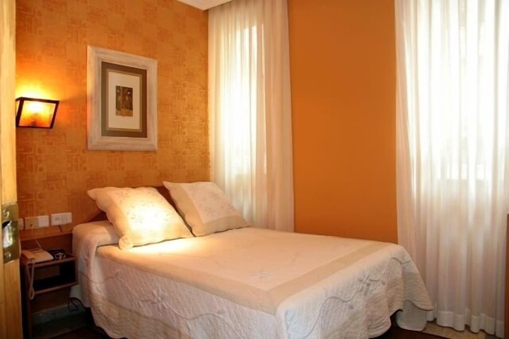 Room 17 of 32