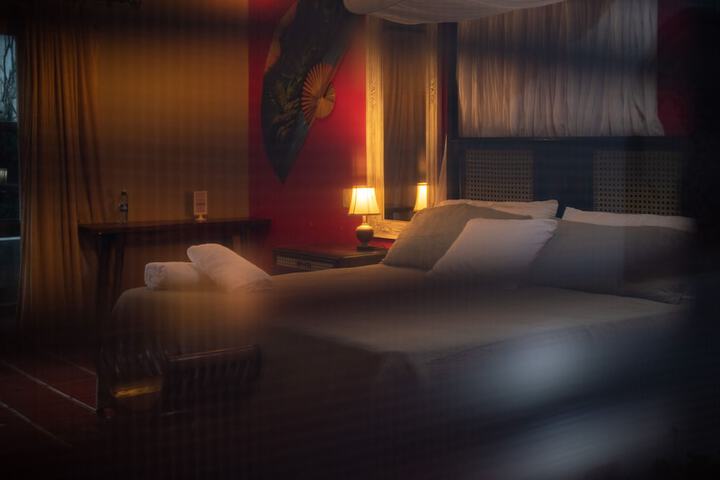 Room 32 of 80