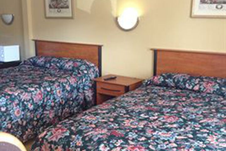 Room 6 of 11