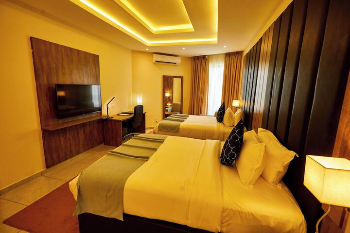 Room 12 of 41