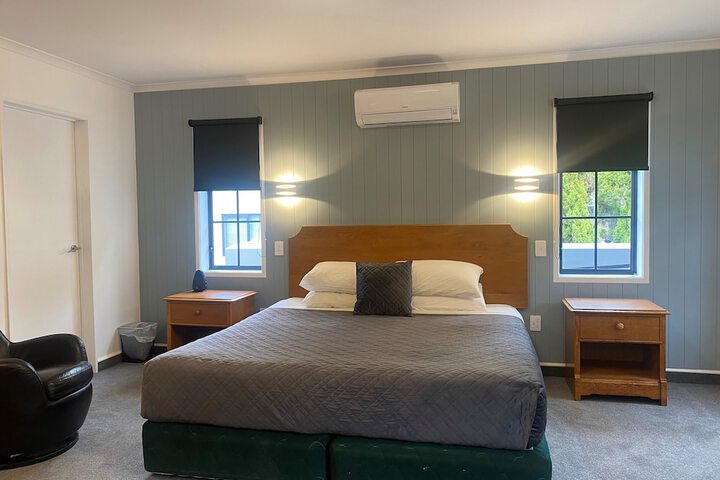 Room 5 of 38