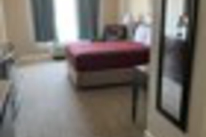 Room 38 of 297
